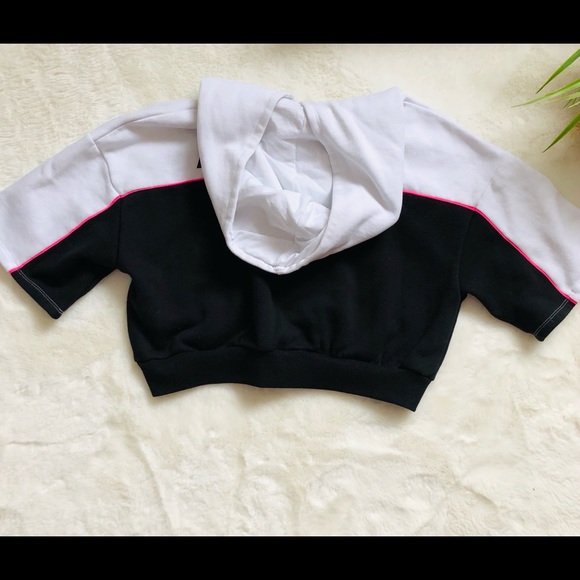 Kendall & Kylie Shorts and Crop Loungewear Set - Picture 9 of 10